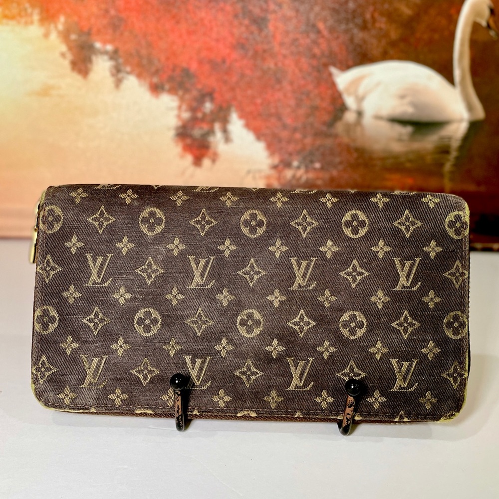 Authentic Louis Vuitton Denim Mini linn Long Zippy brown distressed monogram - Picture 3 of 8